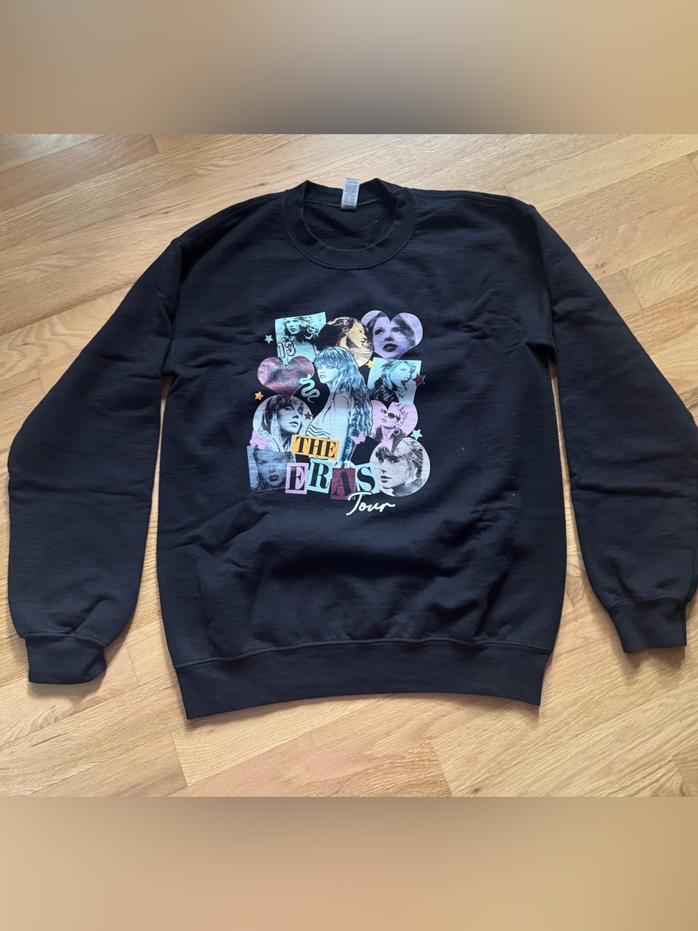 Taylor Swift The Eras Tour Black Crewneck Sweatshirt Gildan Heavy Blend Size S